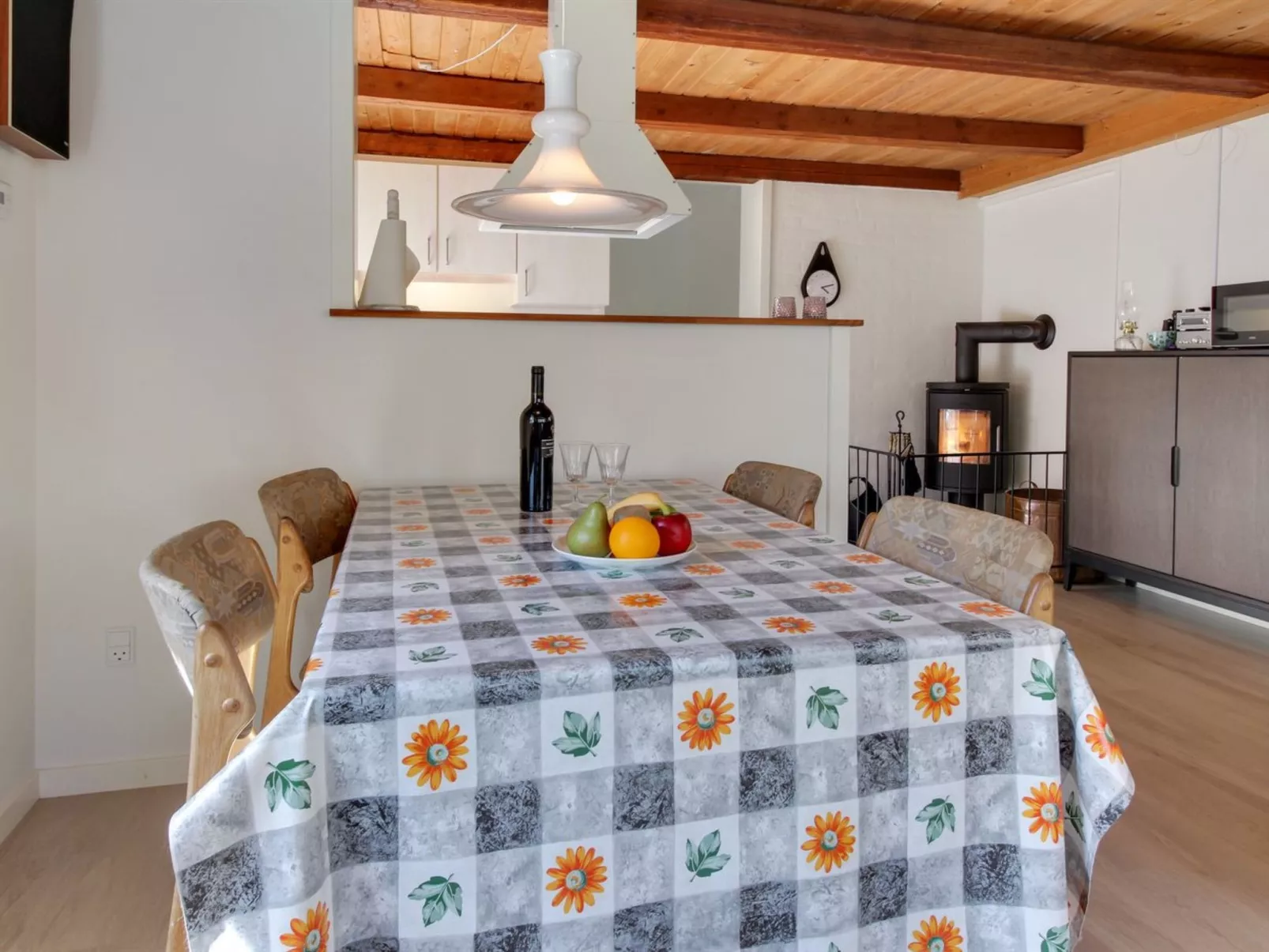 "Fina" - 15km from the sea-Binnen