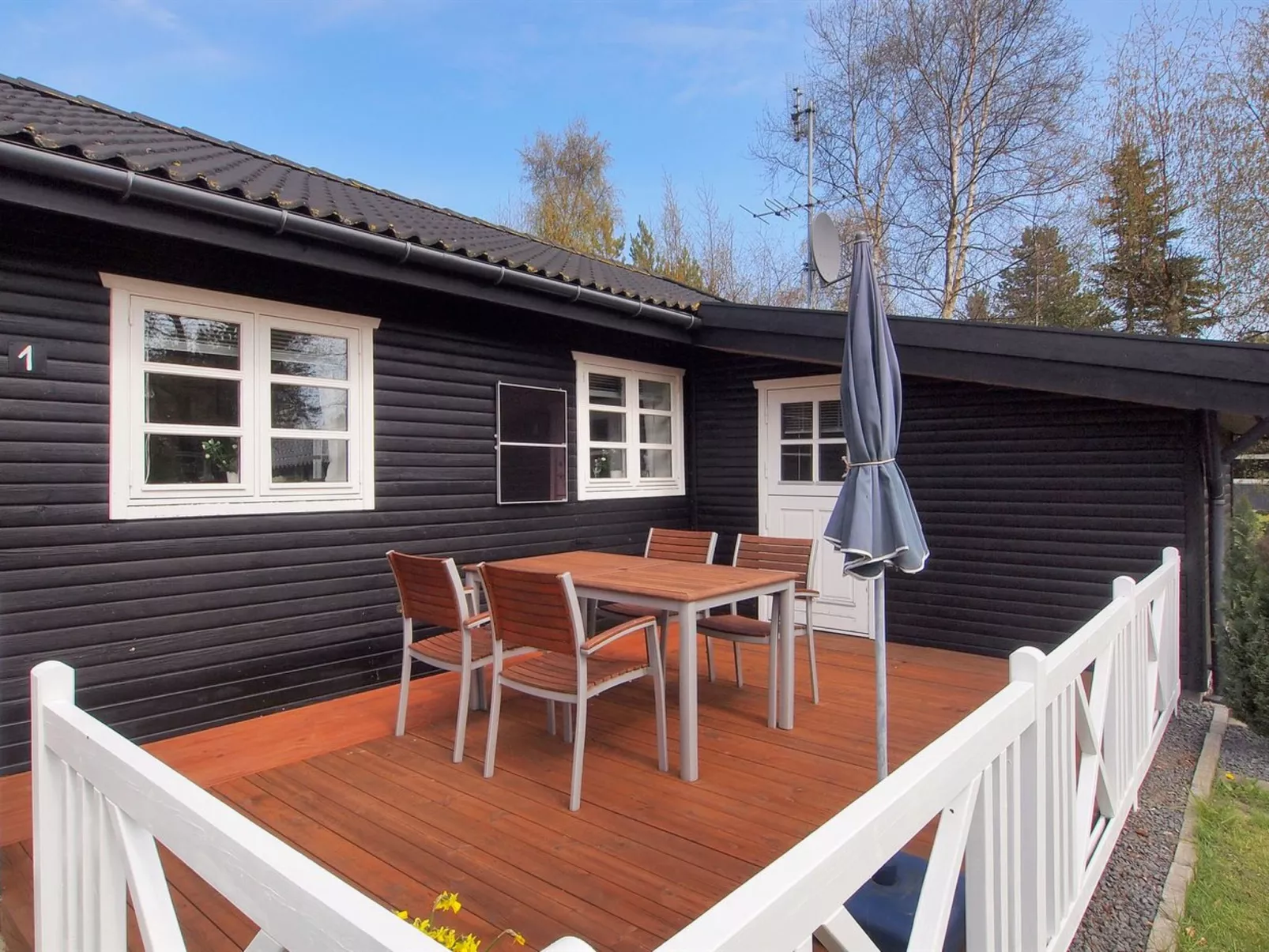 "Enola" - 900m from the sea-Buiten