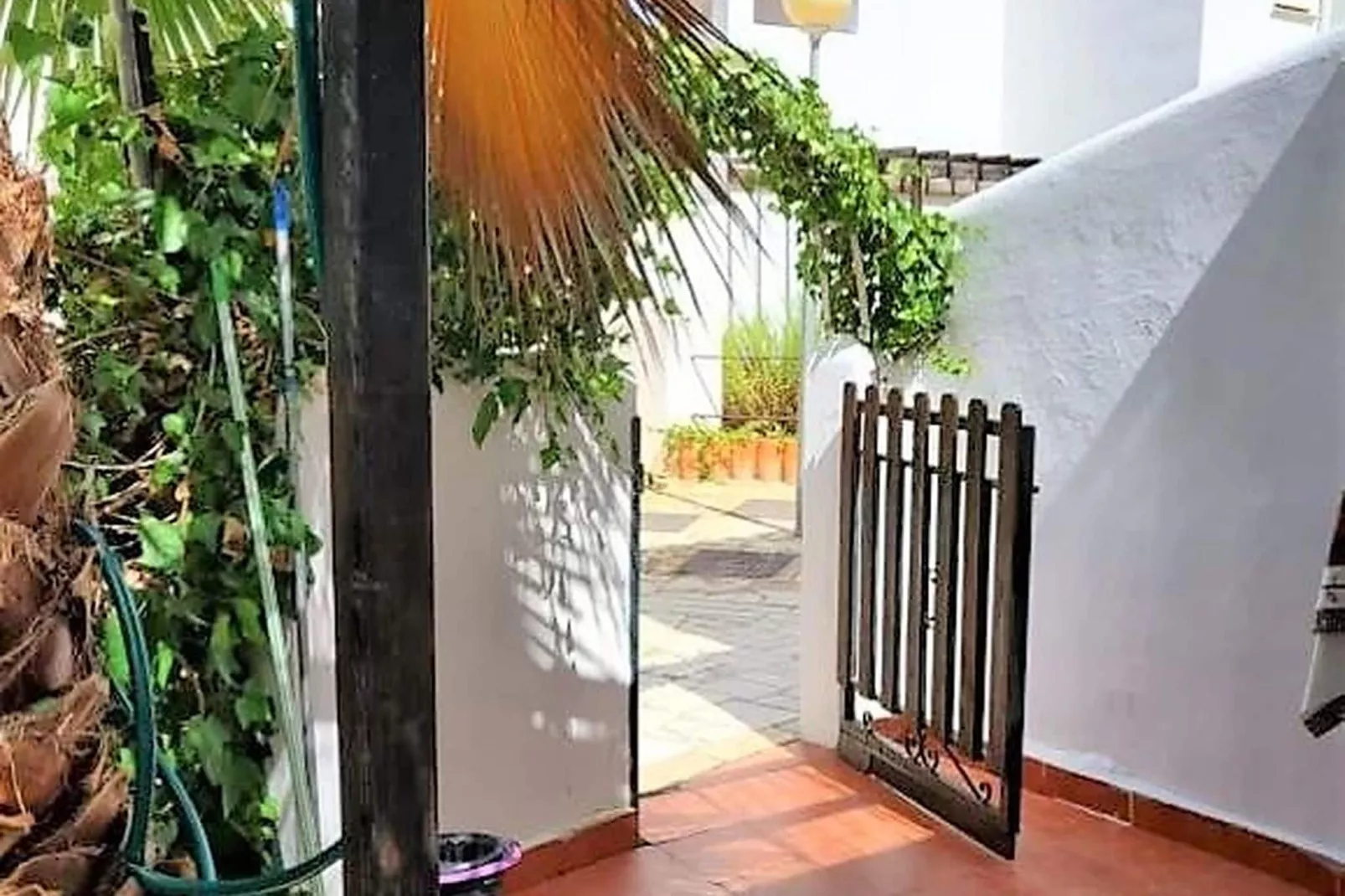 Natura Casa con patio privado 6 pax-Terrasbalkon