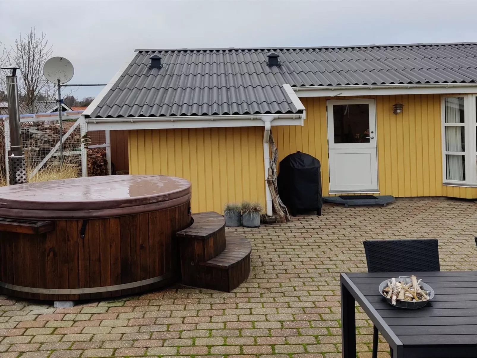 "Donar" - 80m from the sea-Buiten