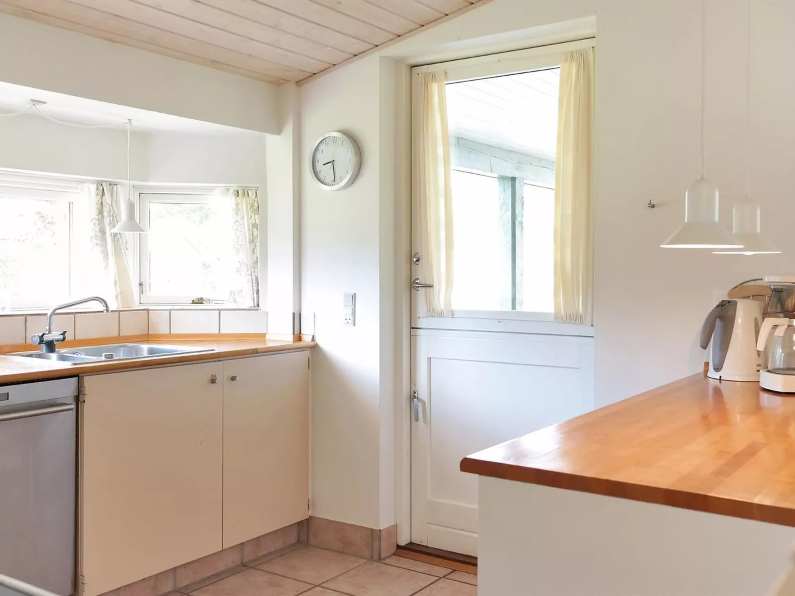 "Allie" - 150m from the sea-Binnen