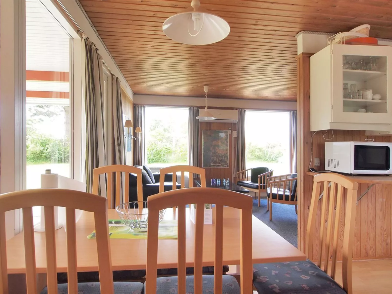 "Juris" - 200m from the sea-Binnen