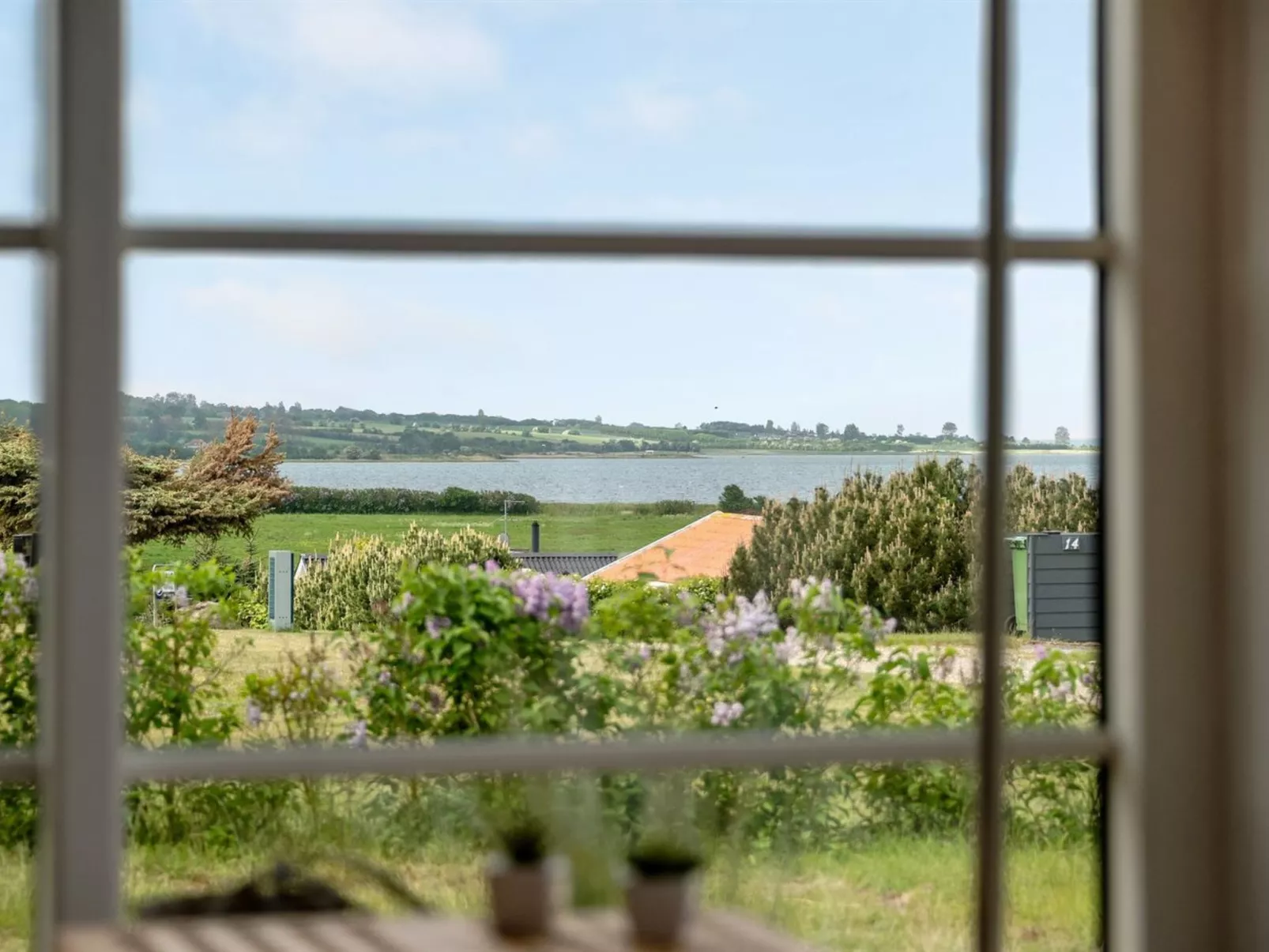 "Ginnie" - 300m from the sea-Binnen
