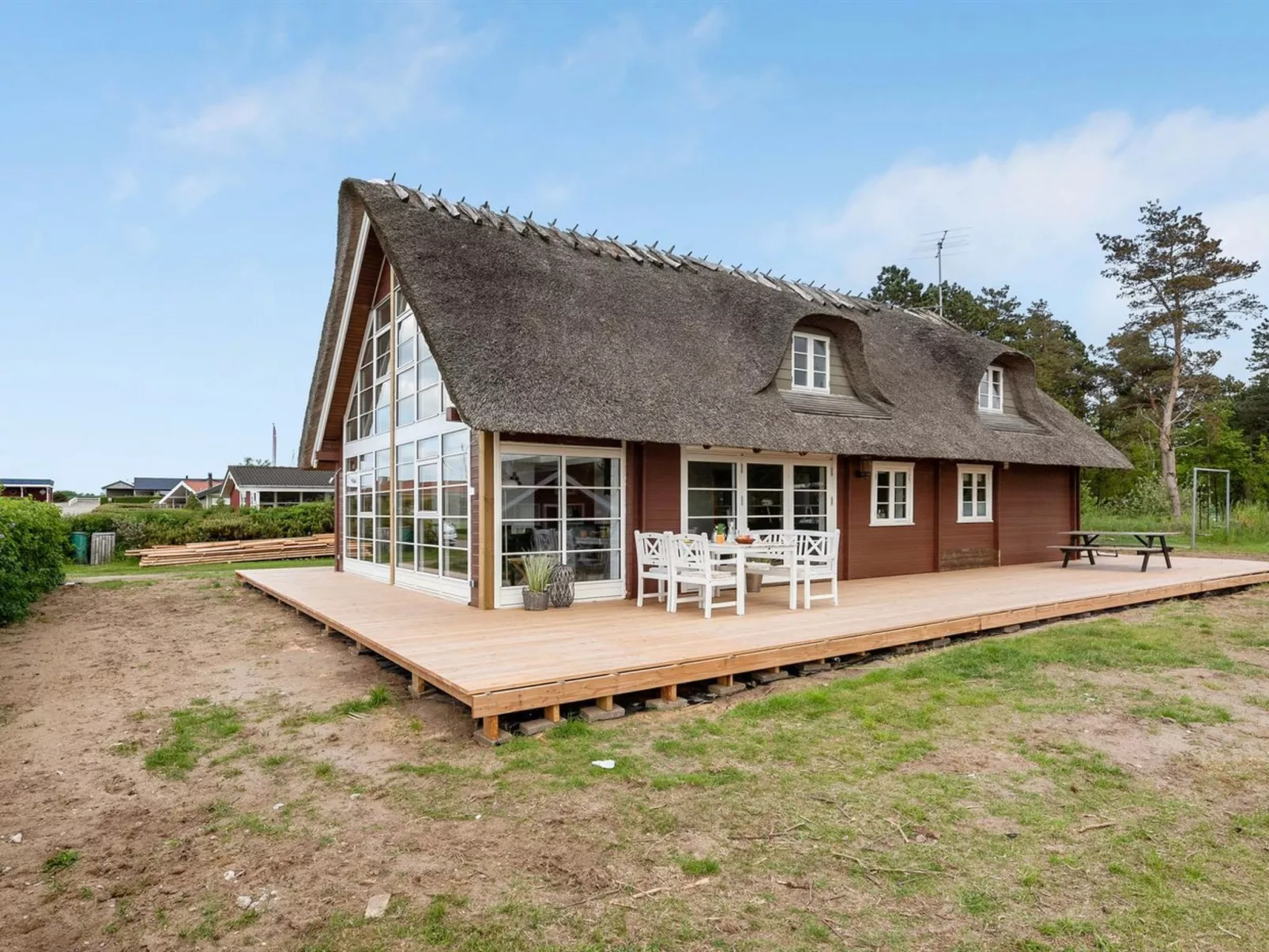 "Ginnie" - 300m from the sea-Buiten
