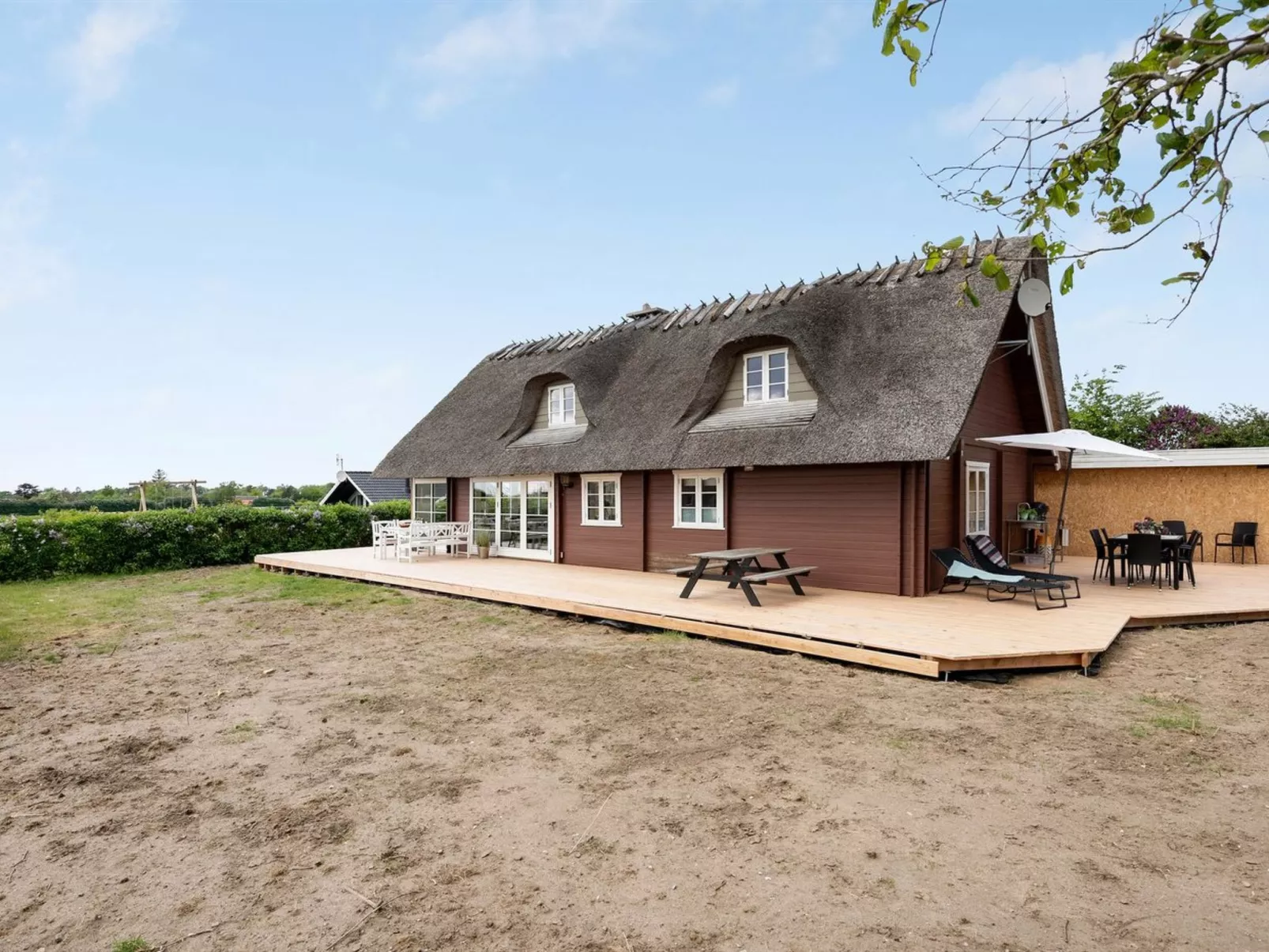 "Ginnie" - 300m from the sea-Buiten