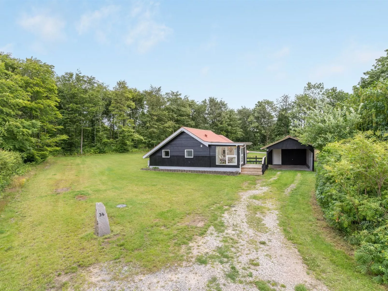 "Tiia" - 29km from the sea-Binnen