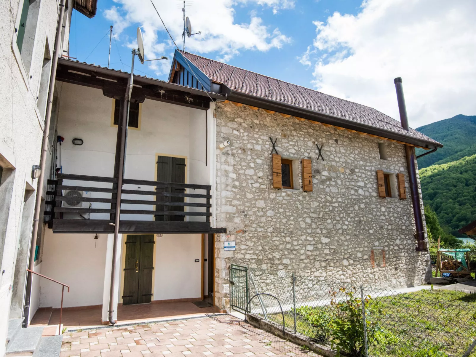 Albergo Diffuso - Cjasa de Barce-Buiten