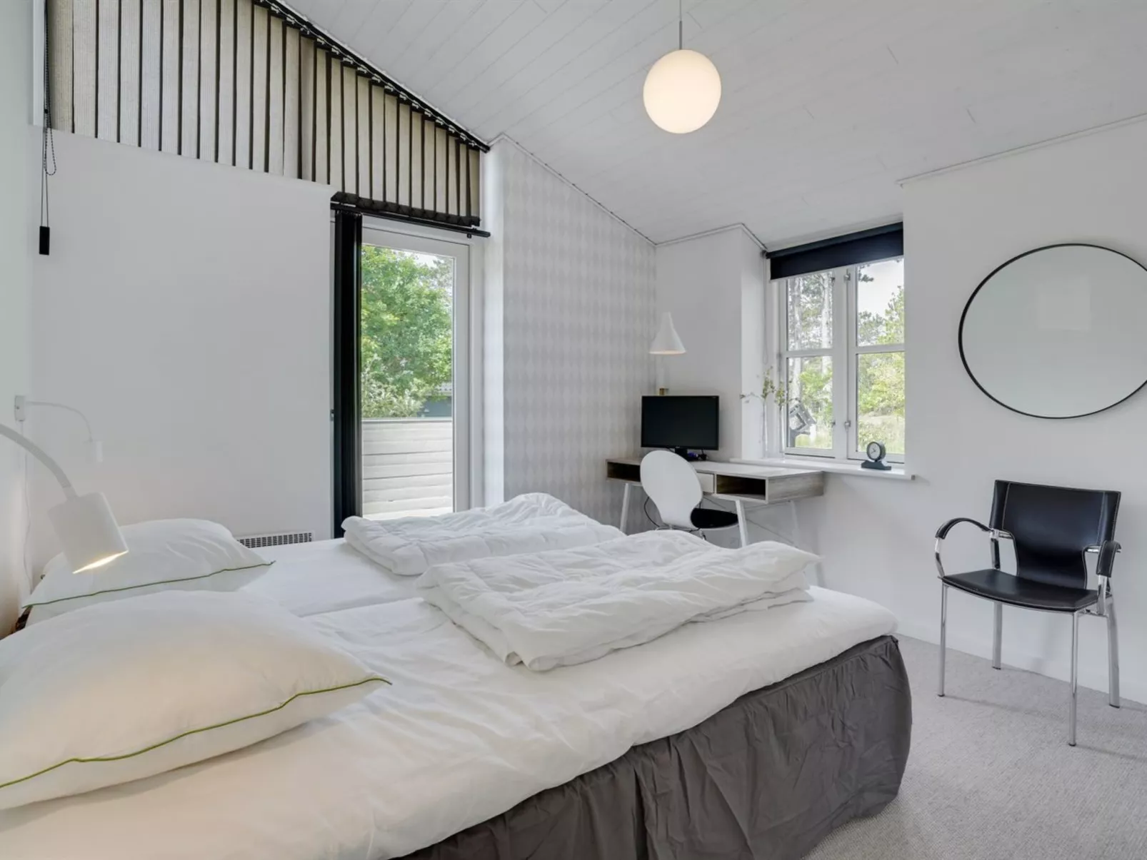 "Lella" - 2.3km from the sea-Binnen
