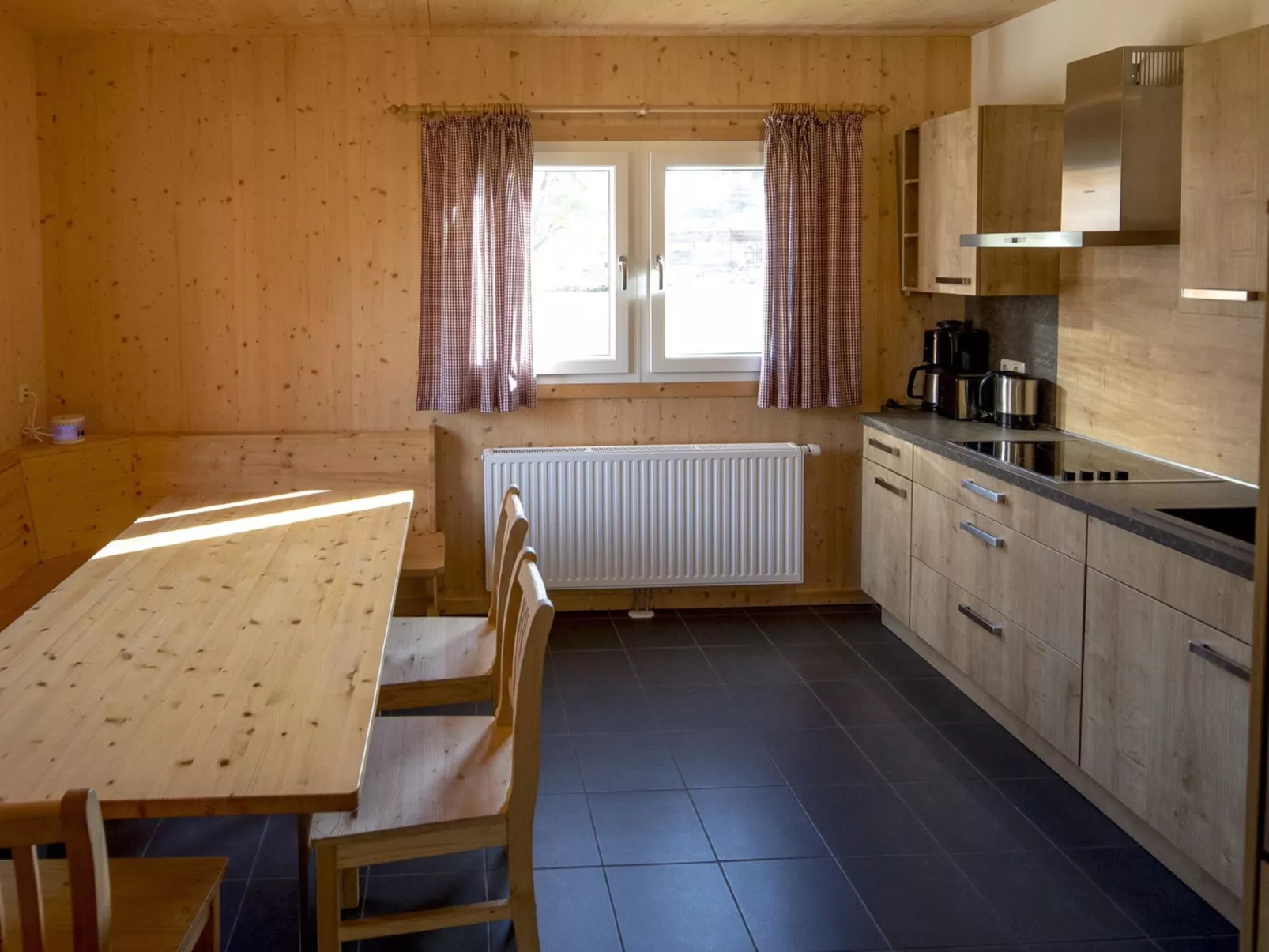 Mit 4 SZ,Sauna o.IR-Sauna+Sprudelbad-Binnen