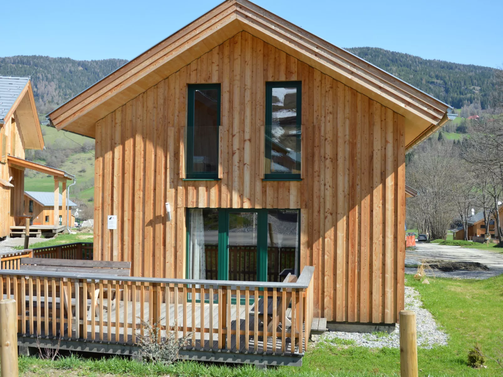 Chalet mit 4 Schlafzimmern-Buiten