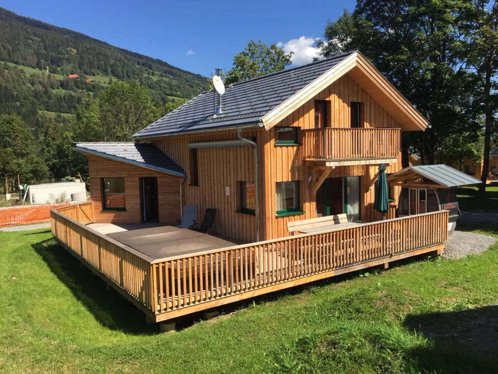 Chalet 4 Schlafzimmern, Sauna & SwimSPA-Buiten