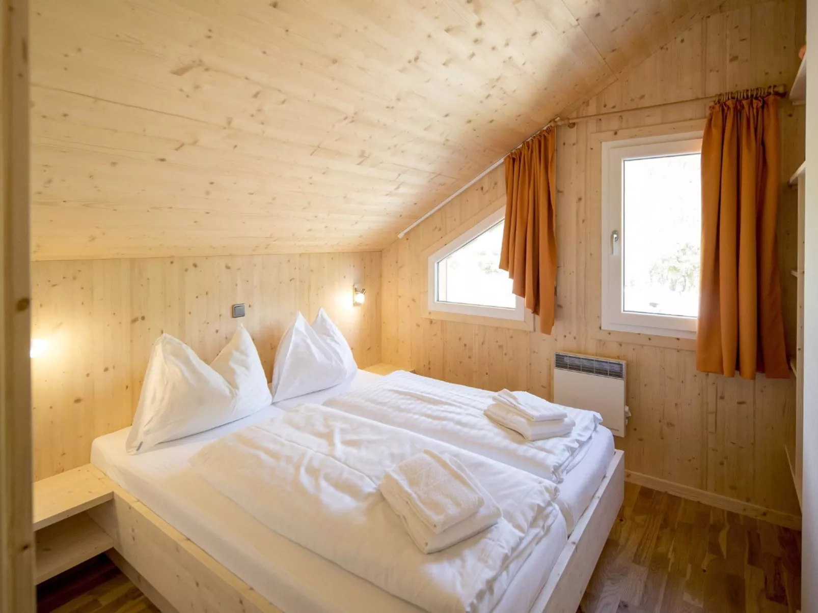 Chalet 4 Schlafzimmern, Sauna & SwimSPA-Binnen