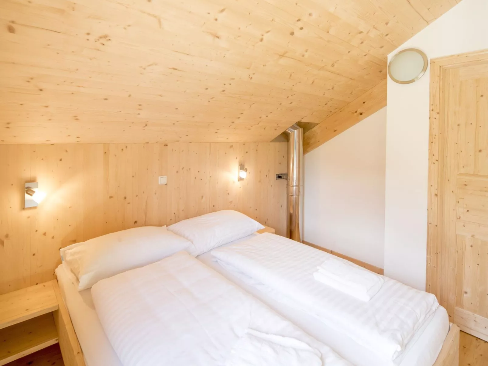 Mit 4 Schlafzimmern & IR-Sauna-Binnen