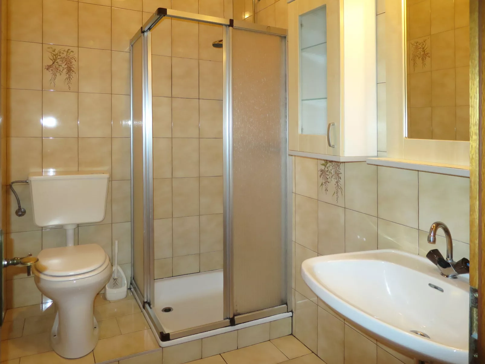 Wohnung Nr. 1 oder 2-Binnen
