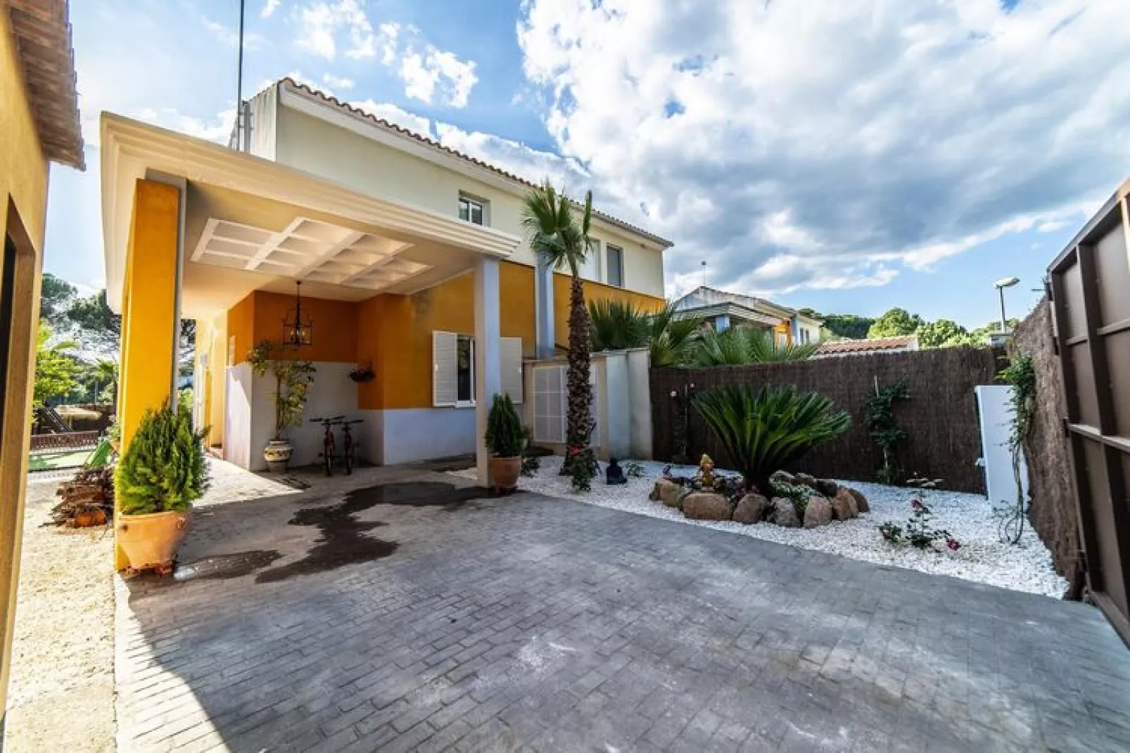 Haus in las Jaras - CT 120 CO 4 PAX-Buitenkant zomer