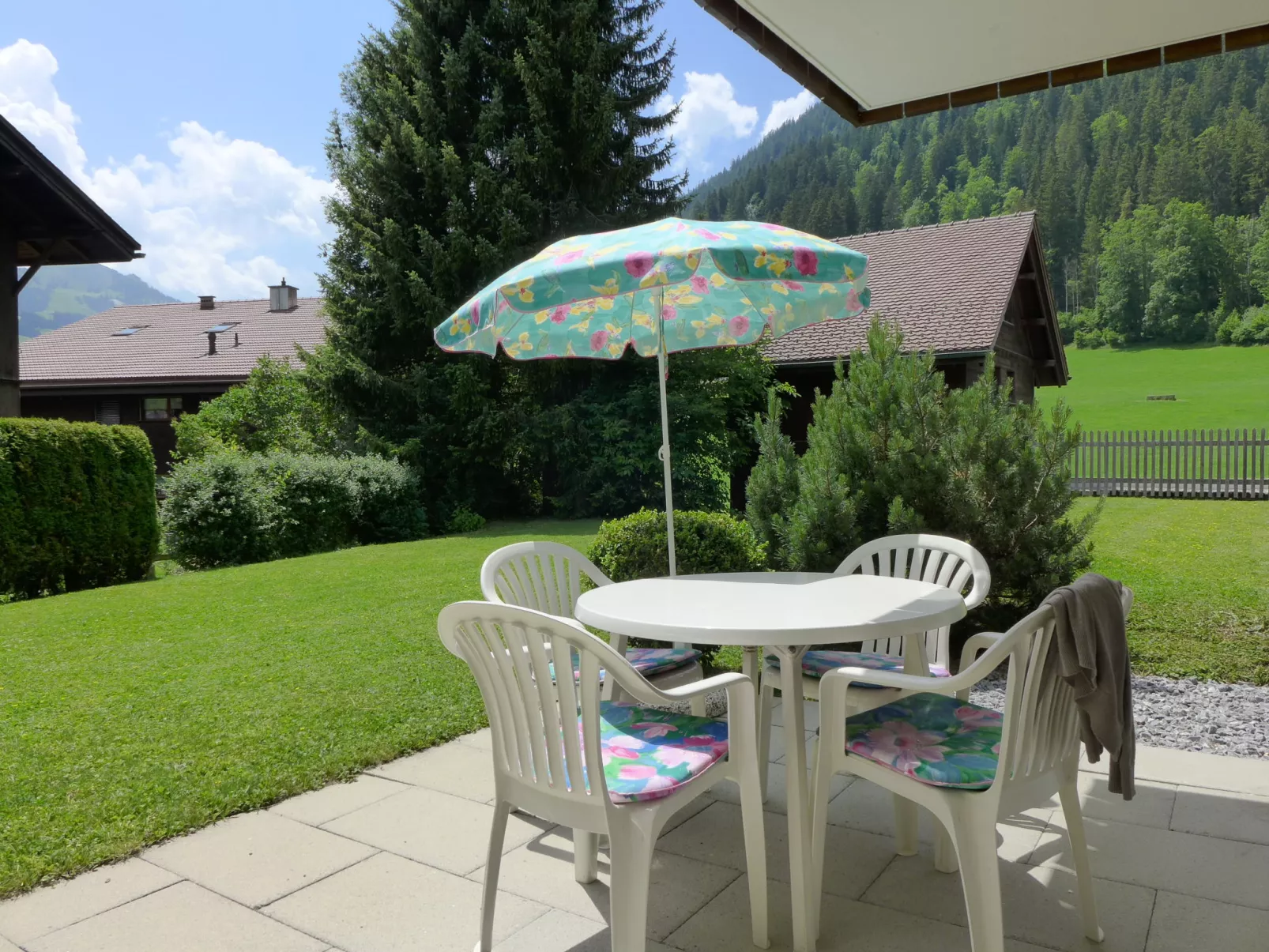 Chalet Simmental P-3-Buiten