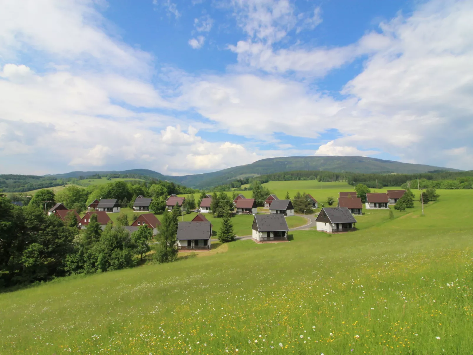 Holiday Hill-Buiten