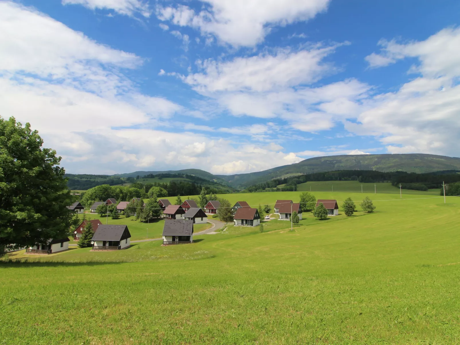 Holiday Hill-Buiten