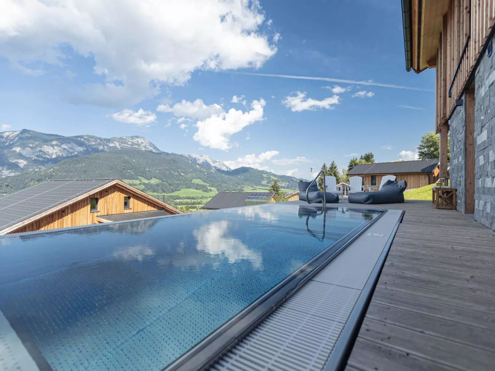 Premium mit 5 Schlafzimmern, Sauna &Pool