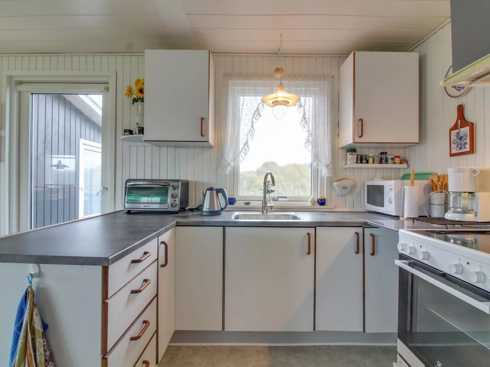 "Edvin" - 400m from the sea-Binnen