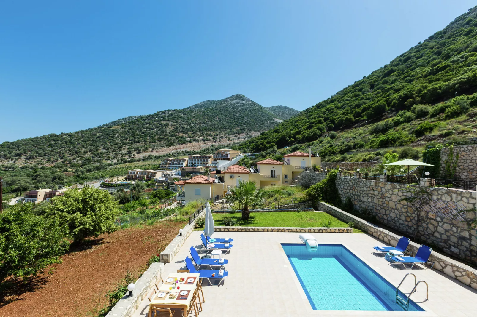 Villa Kostis-Uitzicht zomer