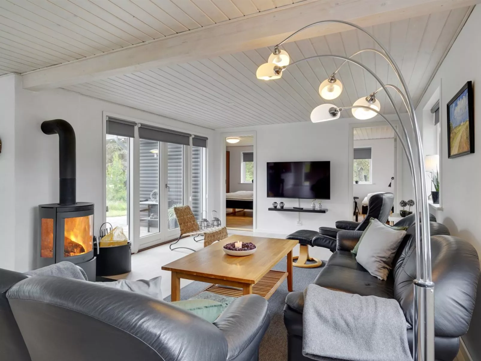 "Bjarka" - 2.9km from the sea-Binnen