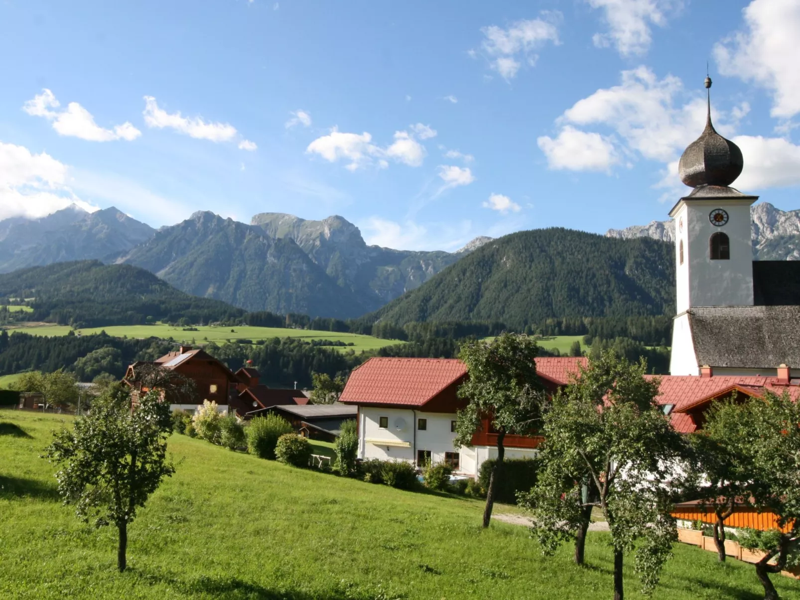 Premium mit Sauna & Außenbadewanne-Omgeving