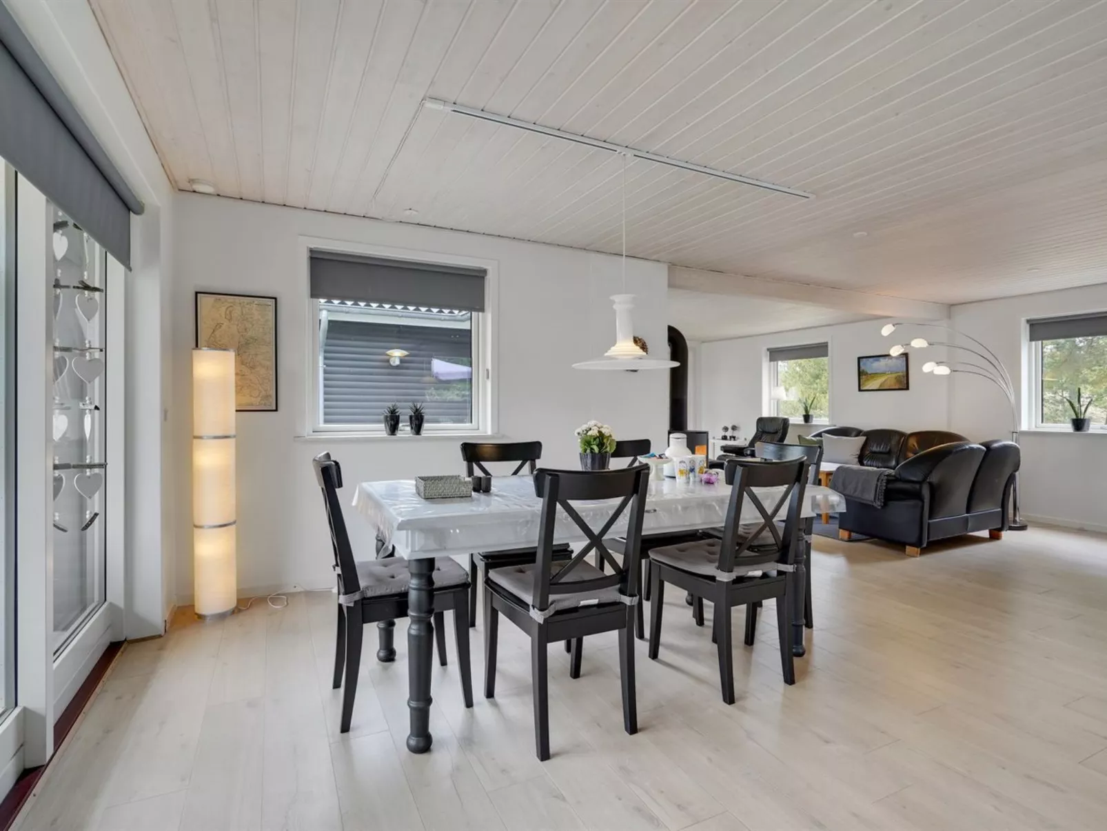 "Bjarka" - 2.9km from the sea-Binnen