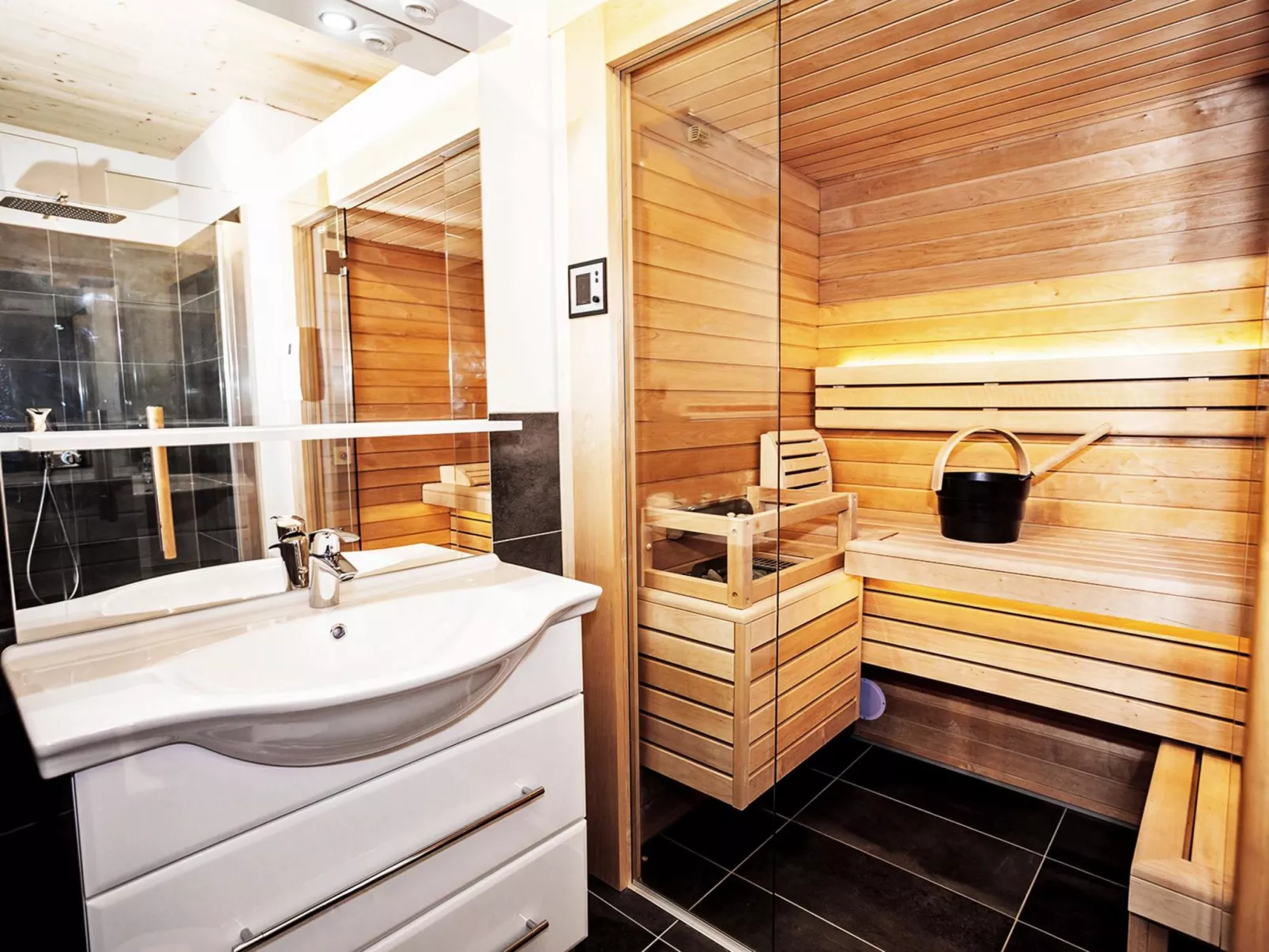 Premium mit Galerie,Sauna&Außenbadewanne-Binnen