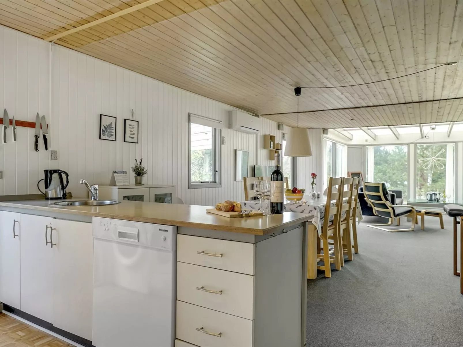 "Tarja" - 150m from the sea-Binnen