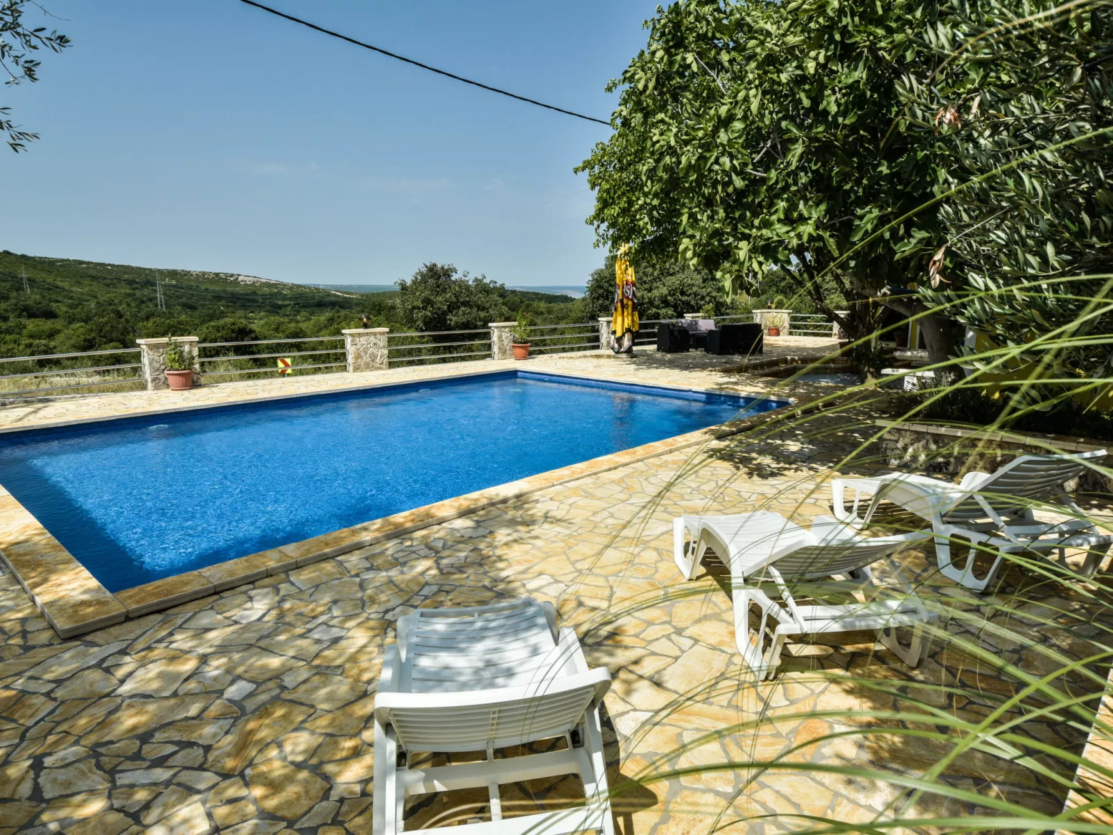 Villa Luka-Buiten