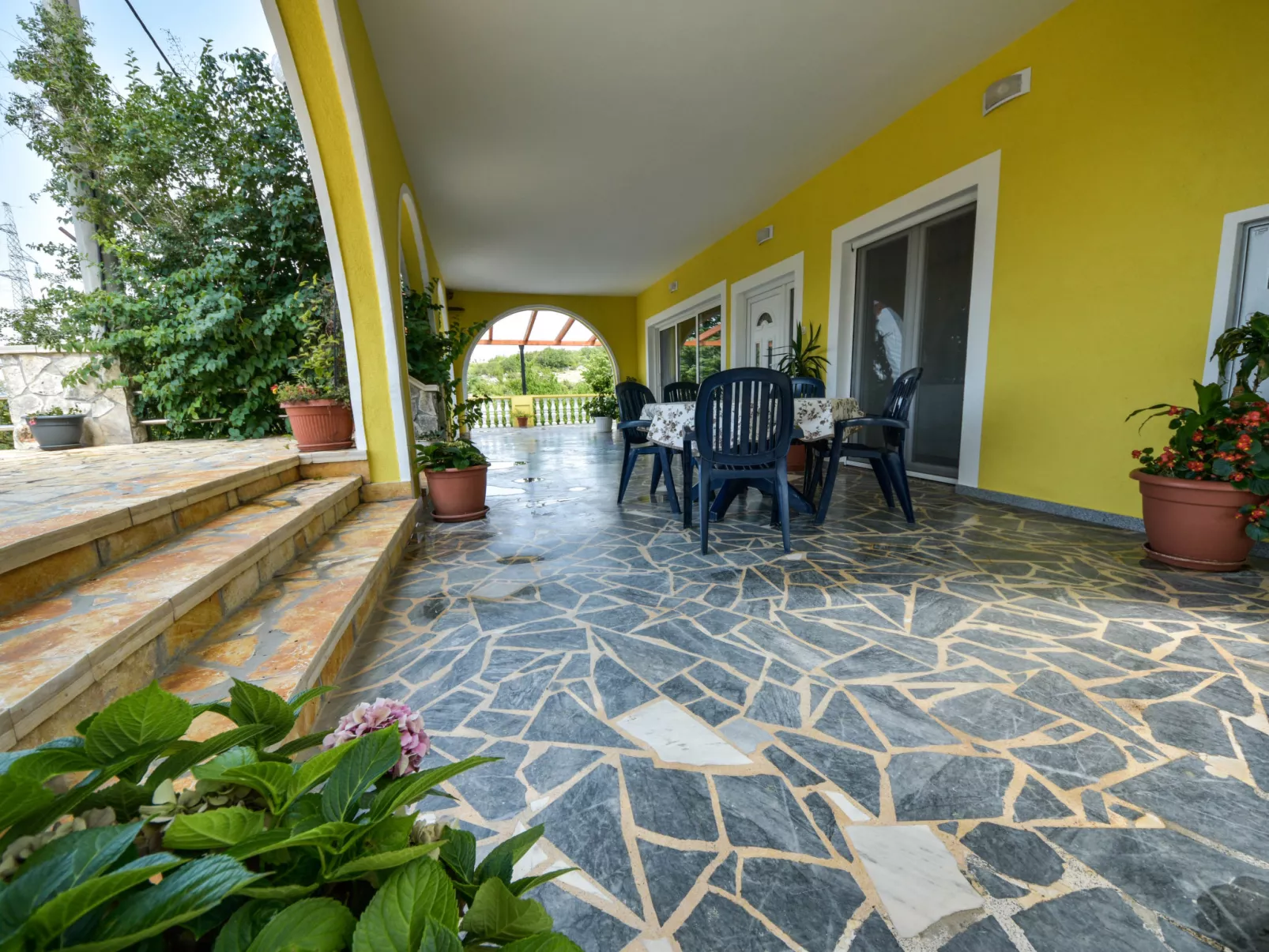 Villa Luka-Buiten