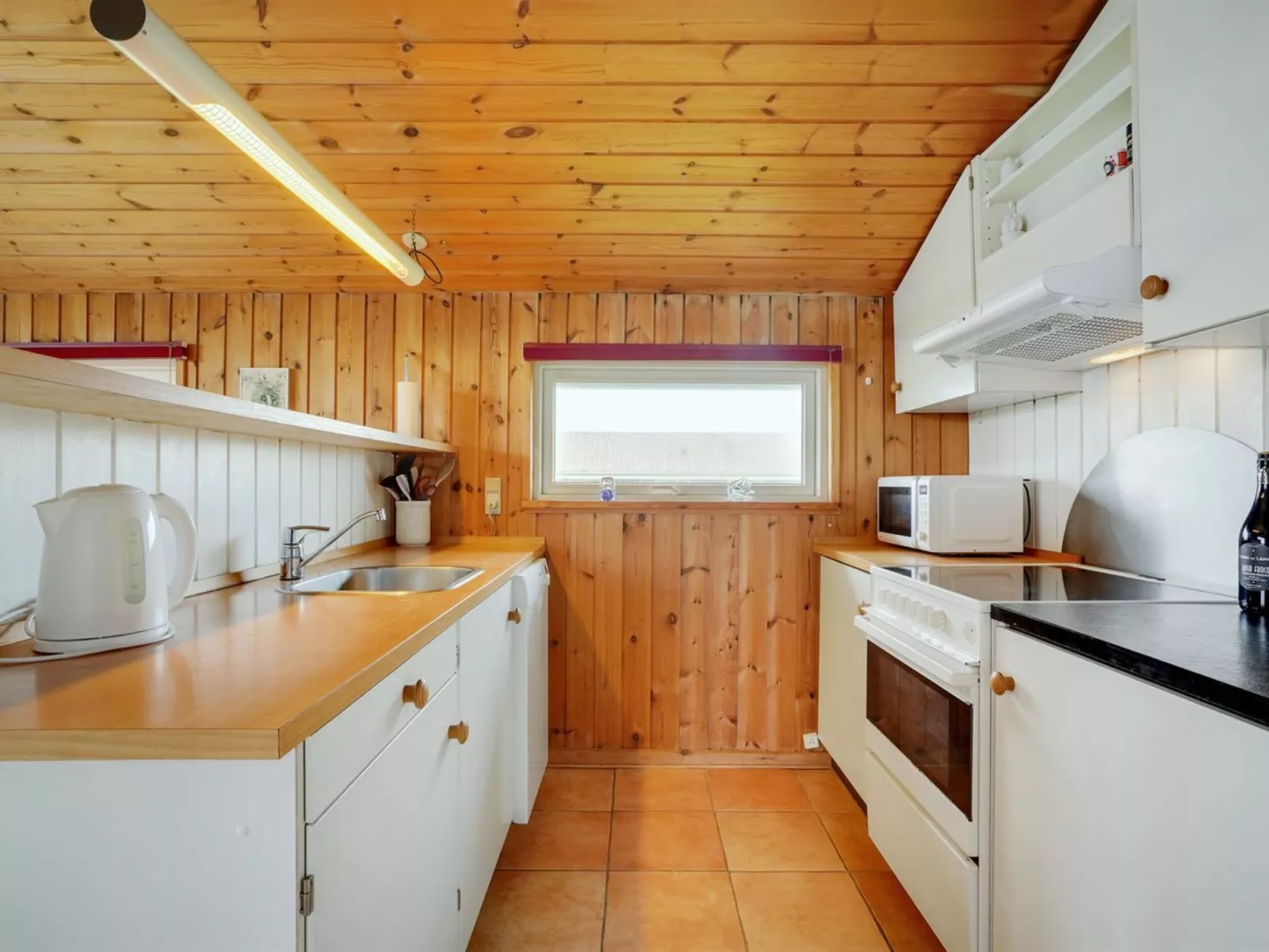 "Joern" - 300m from the sea-Binnen