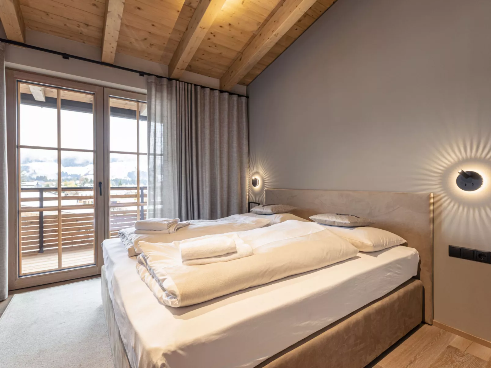 Penthouse mit 3 Schlafzimmern & Kamin-Binnen