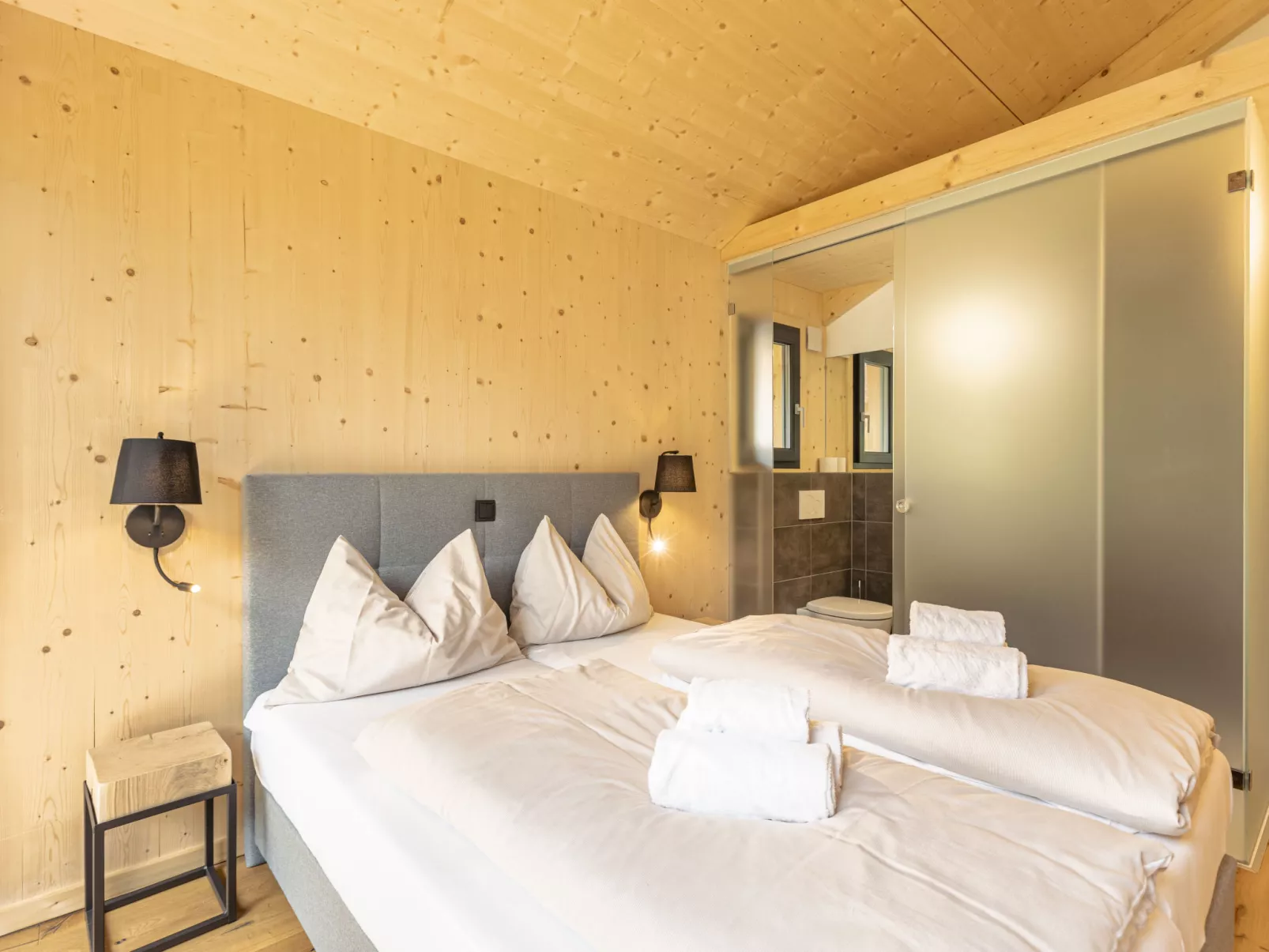 Mit 4 Schlafzimmern mit Sauna & Kamin-Binnen