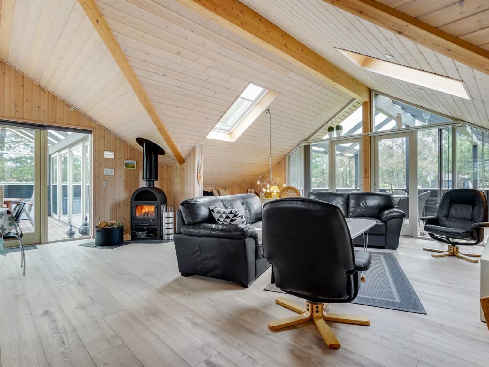 "Medard" - 2km from the sea-Binnen