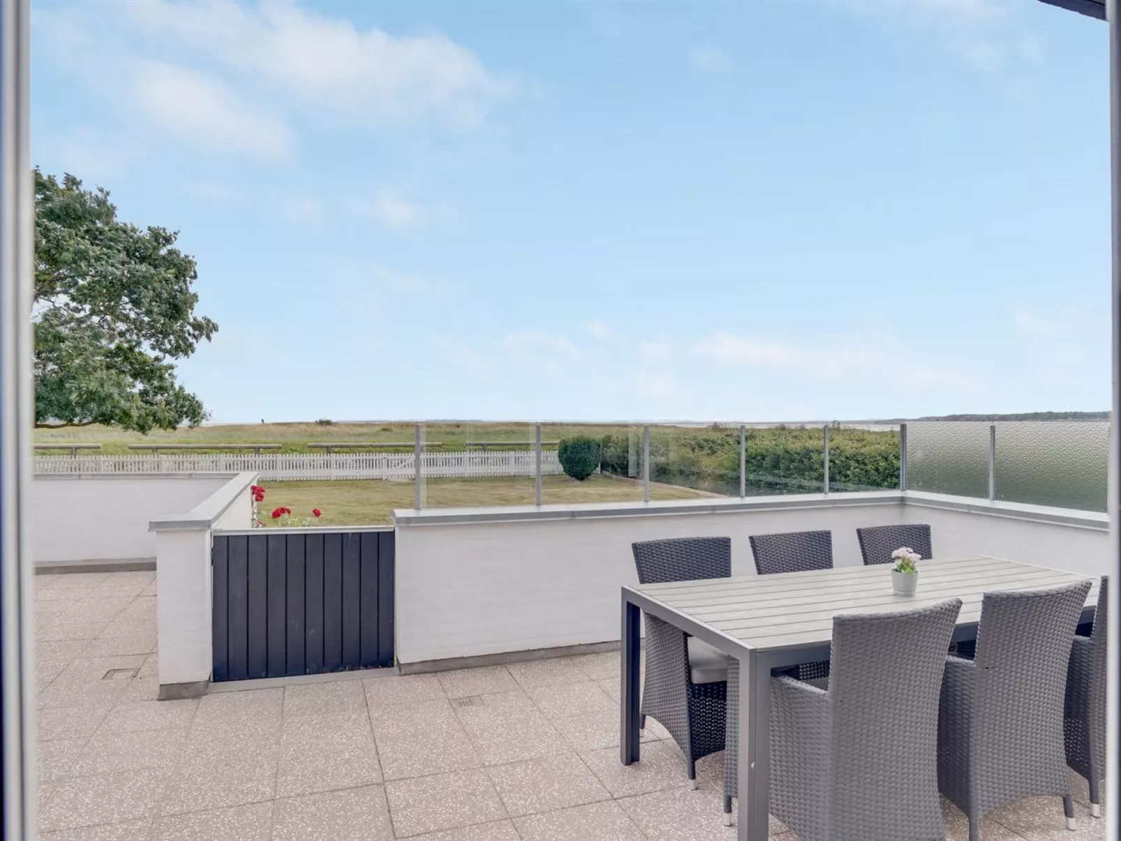 "Mayla" - 50m from the sea-Binnen