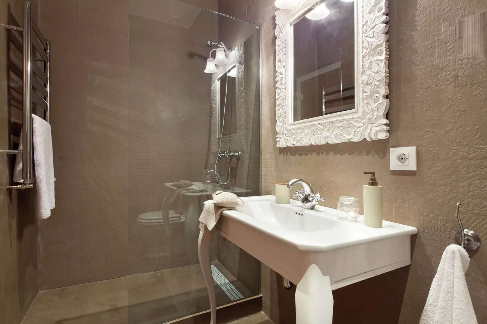 Catalunya Palace Apartment-Badkamer