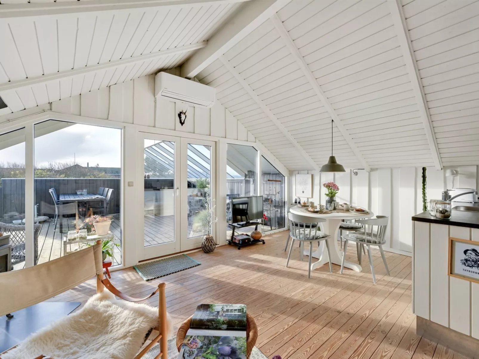 "Kamile" - 400m from the sea-Binnen