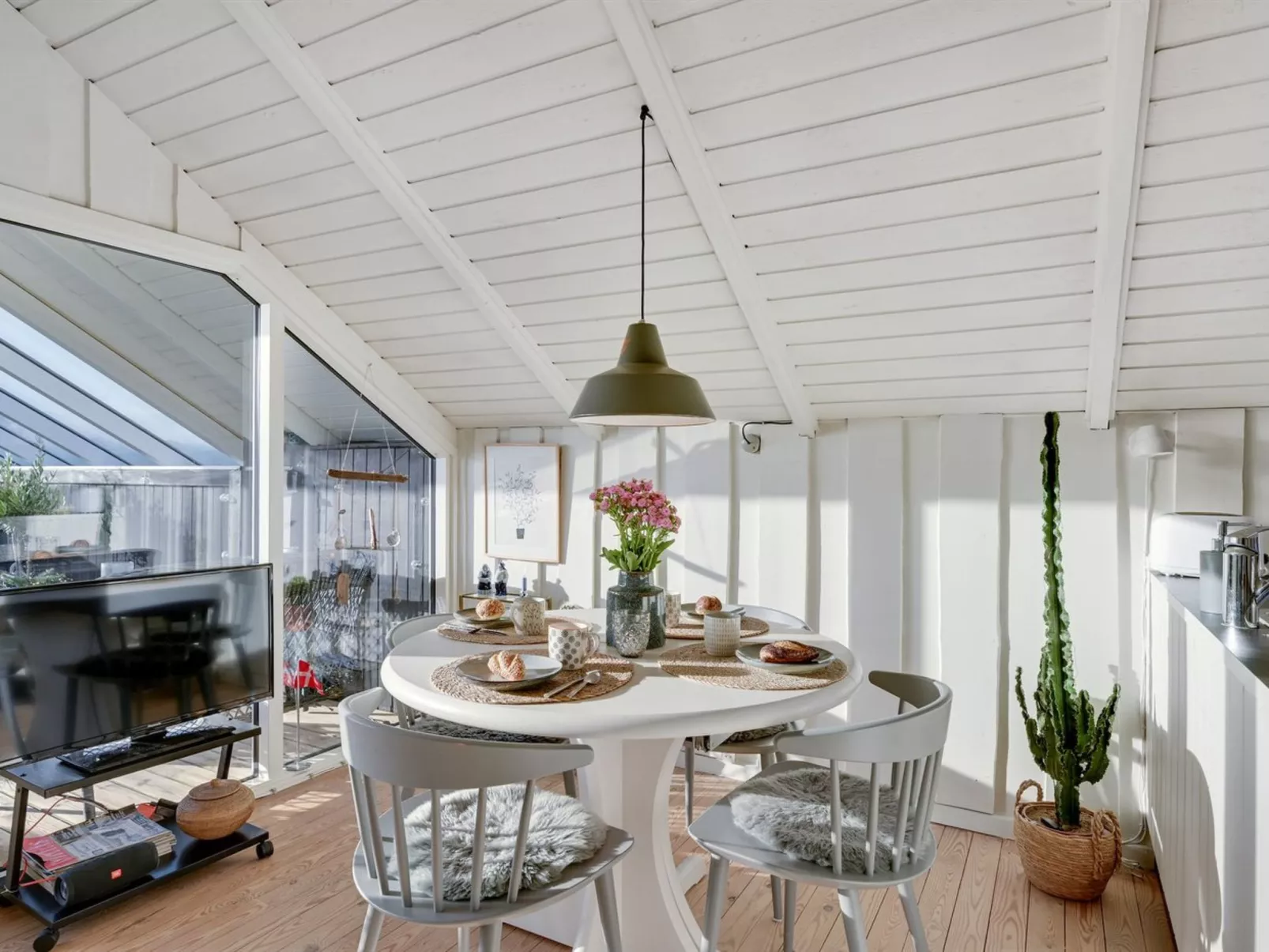 "Kamile" - 400m from the sea-Binnen