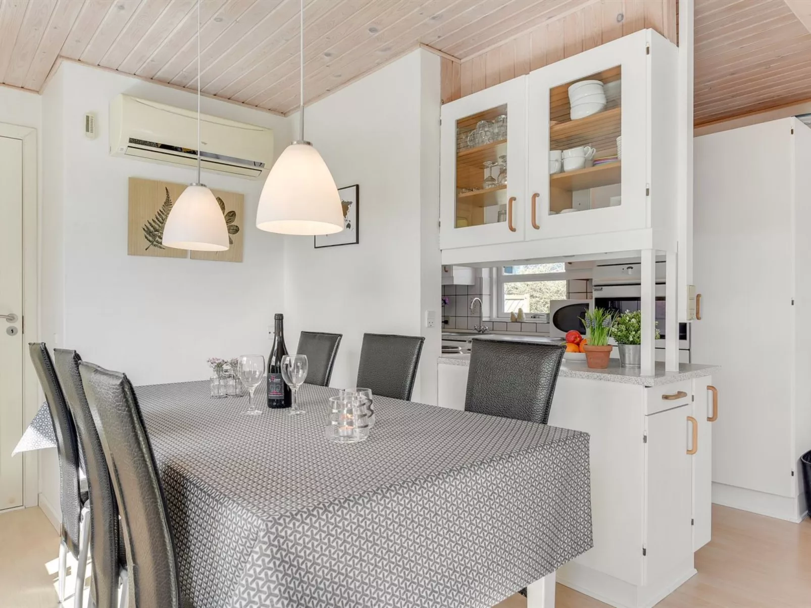"Skak" - 100m from the sea-Binnen