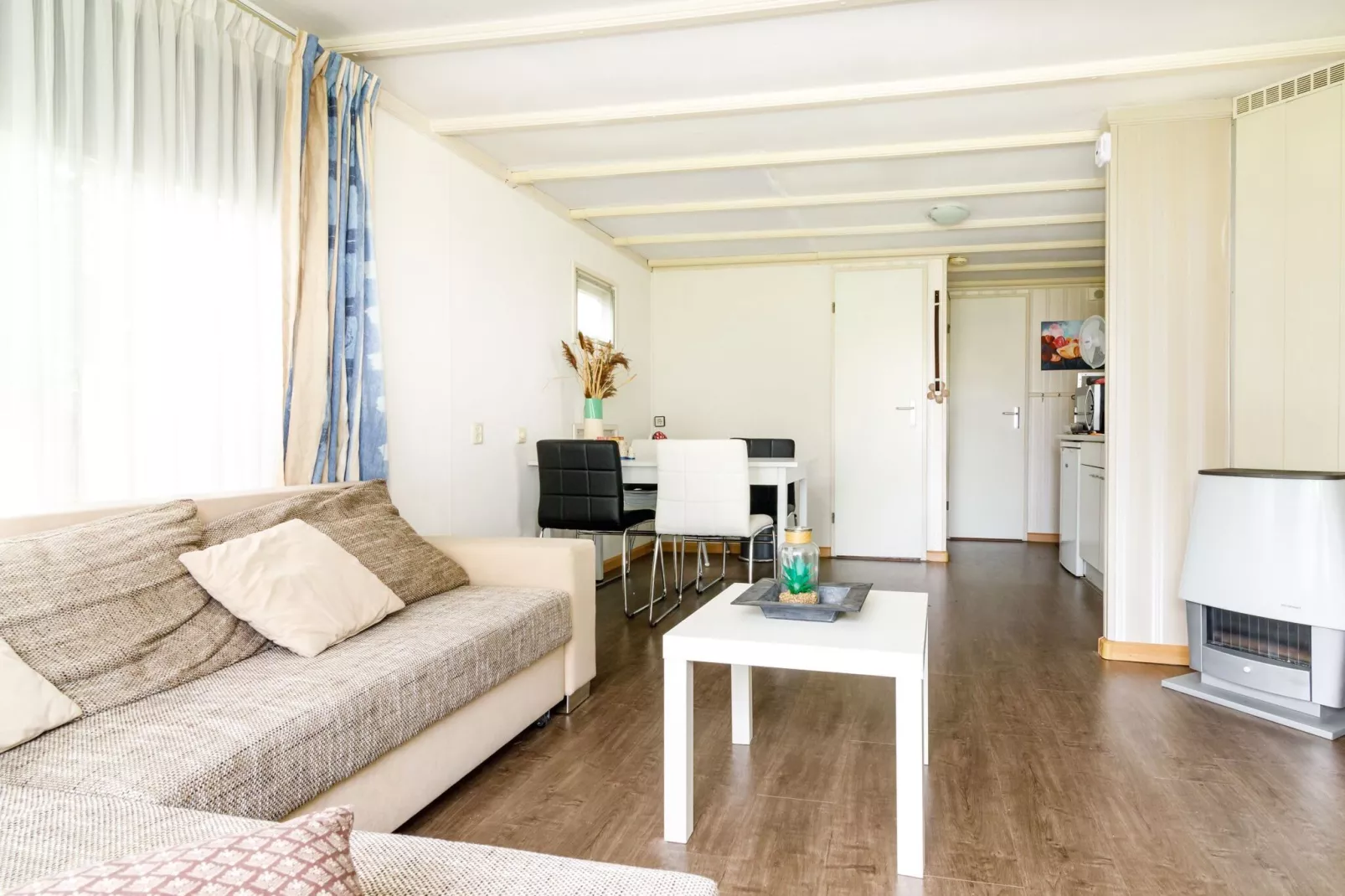 Genieten in Lathum-Woonkamer