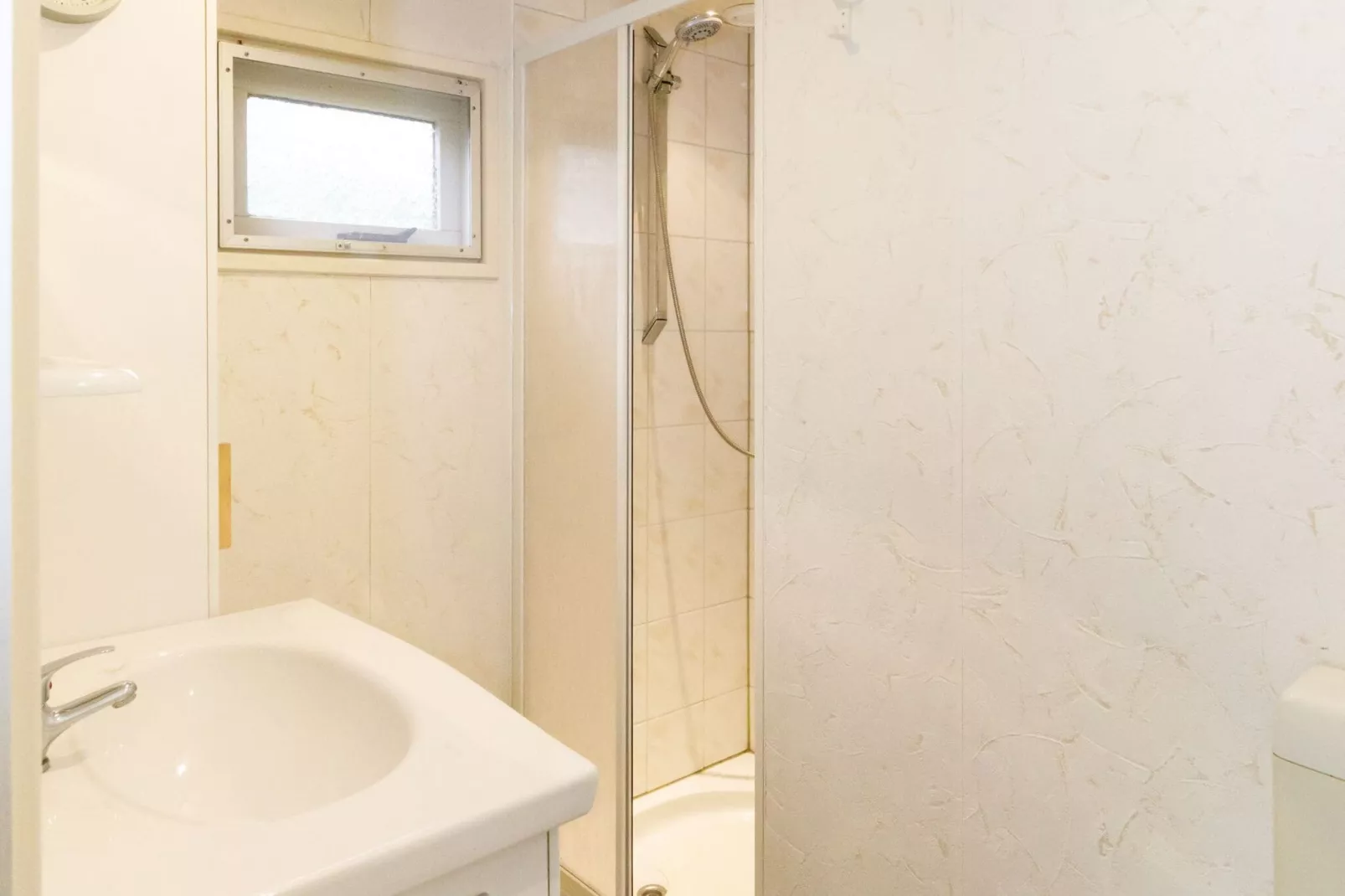 Genieten in Lathum-Badkamer