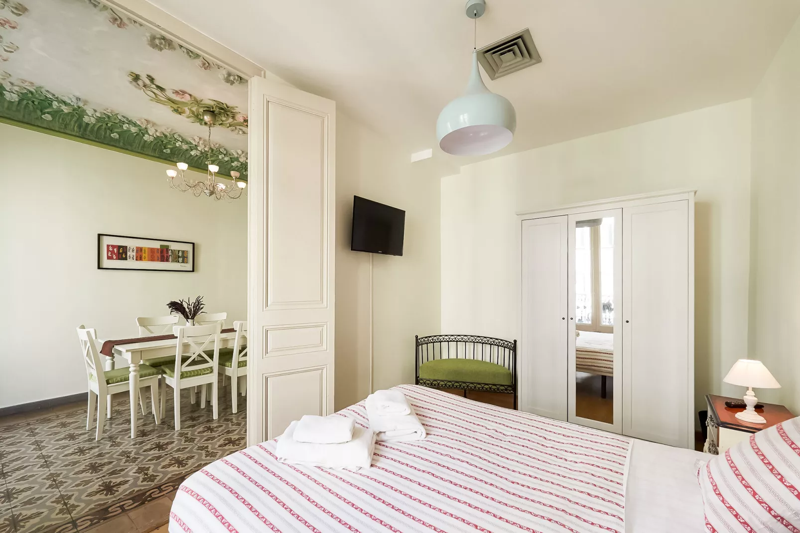 Rambla Paris Apartment-Slaapkamer