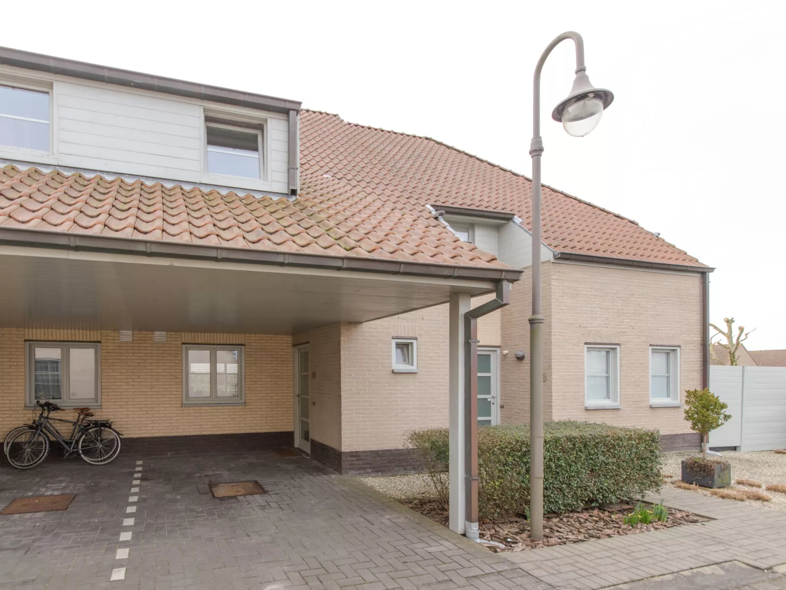 Huize Rosmarine with parking-Buiten