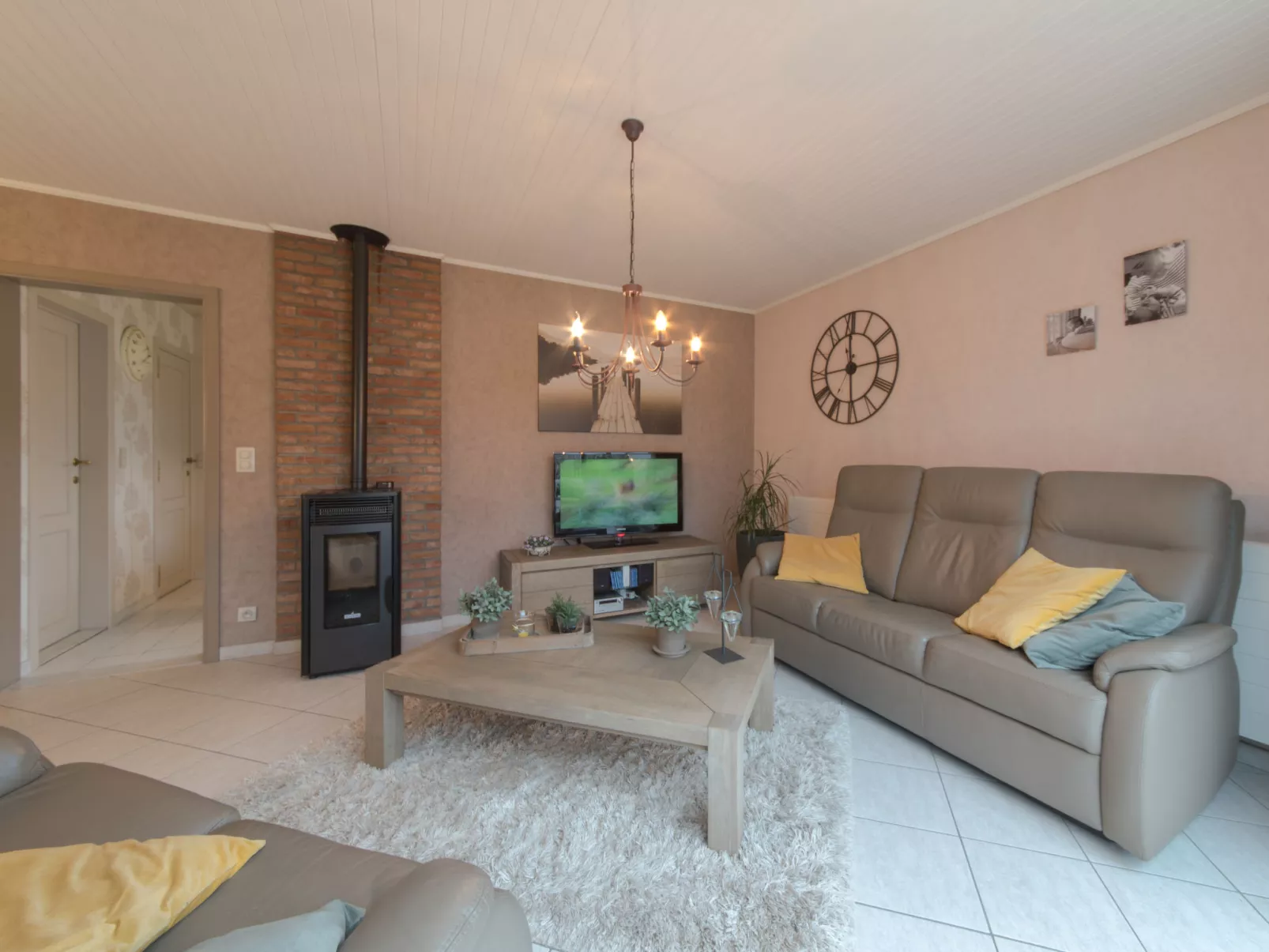 Villa Kievit with sauna and parking-Binnen