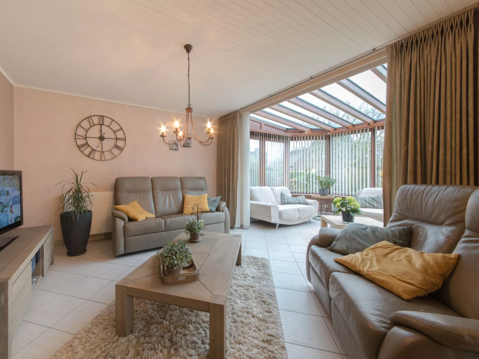 Villa Kievit with sauna and parking-Binnen