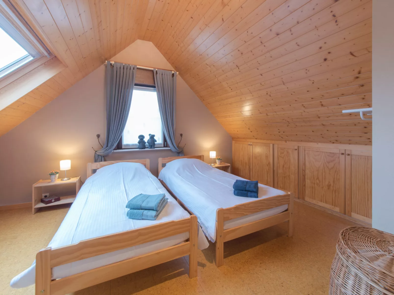 Villa Kievit with sauna and parking-Binnen