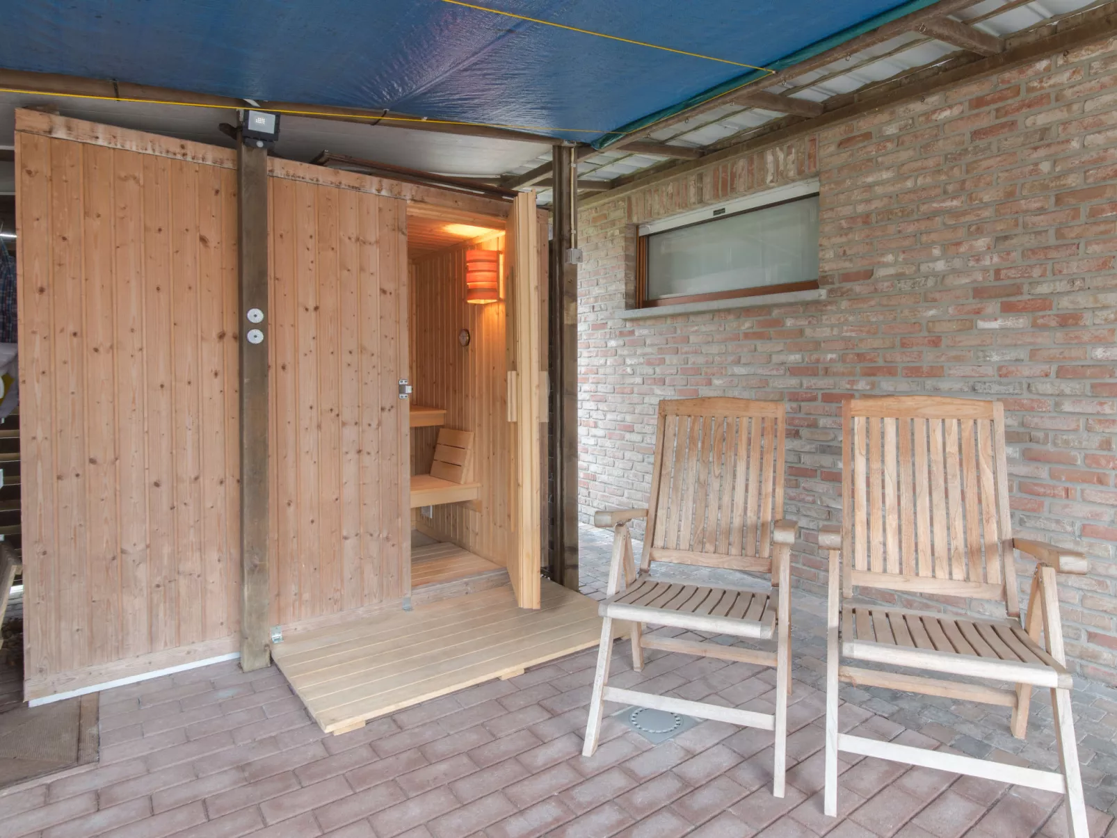 Villa Kievit with sauna and parking-Binnen