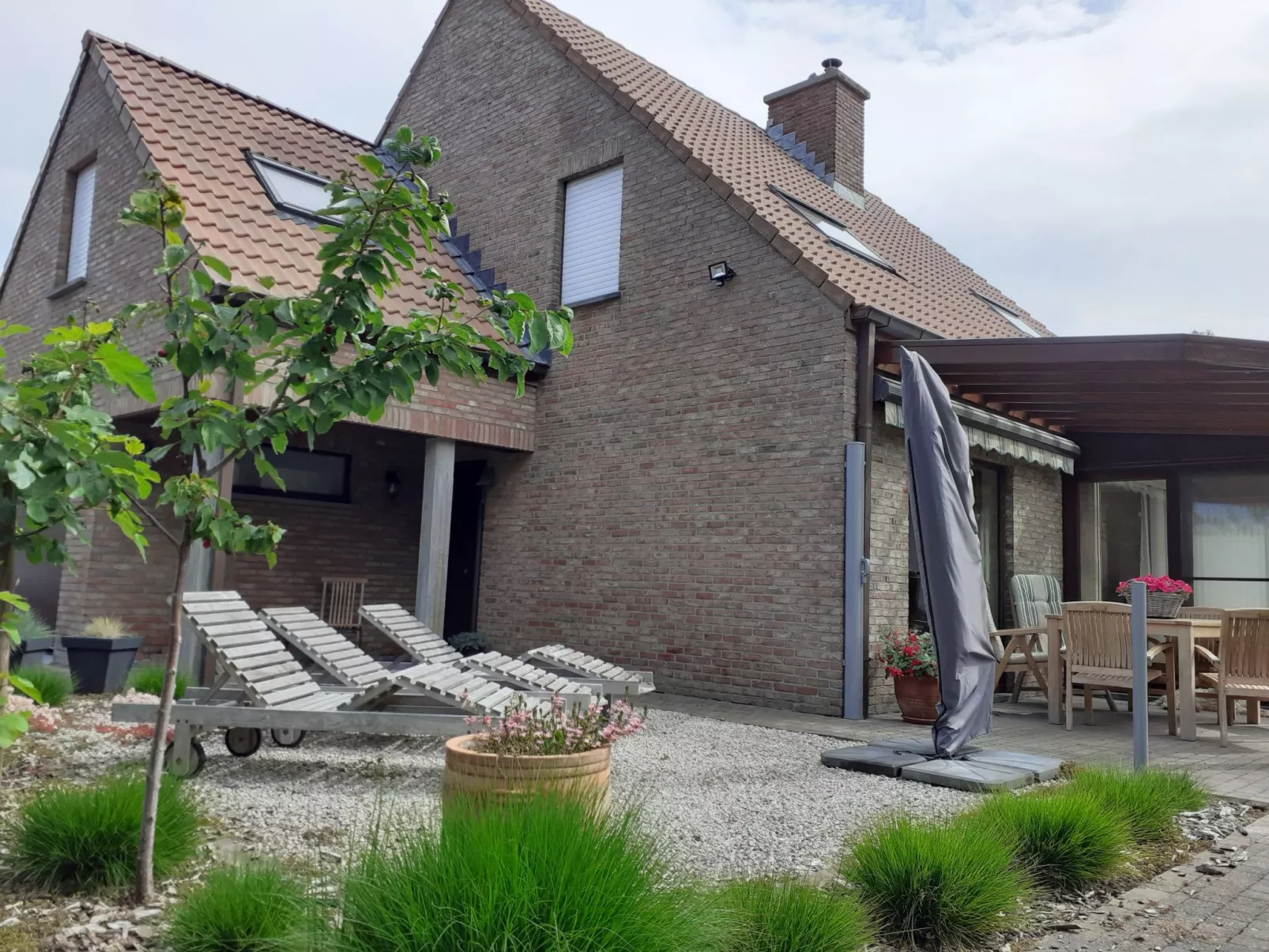 Villa Kievit with sauna and parking-Buiten